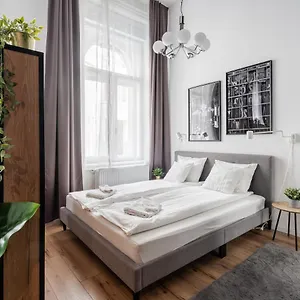 E32 - Oktogon Panorama Suite - Best Location - By Bqa Budapest